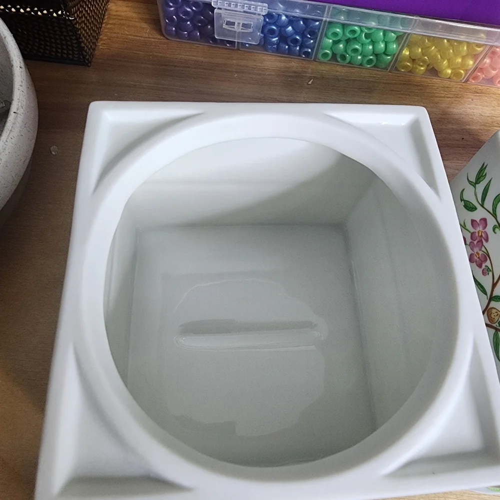 Lenox Village Nut Shoppe Canister - Picture 5 of 6